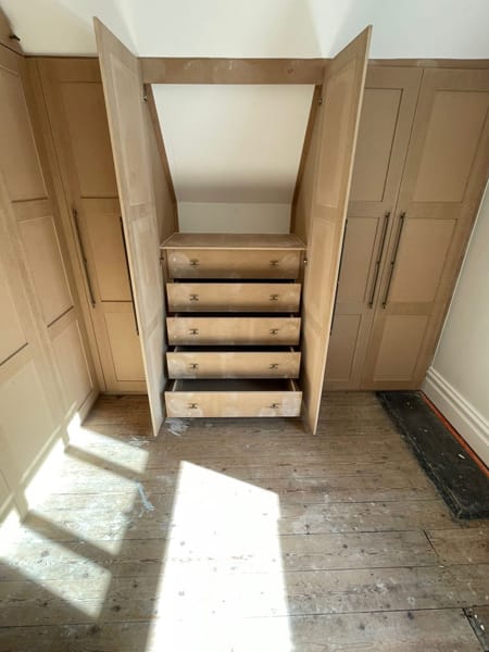 bespoke fitted bedroom furniture